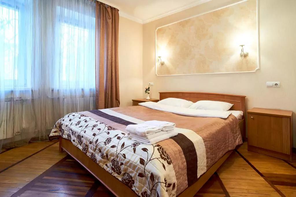On Kontraktova Ploshcha Апартаменти *